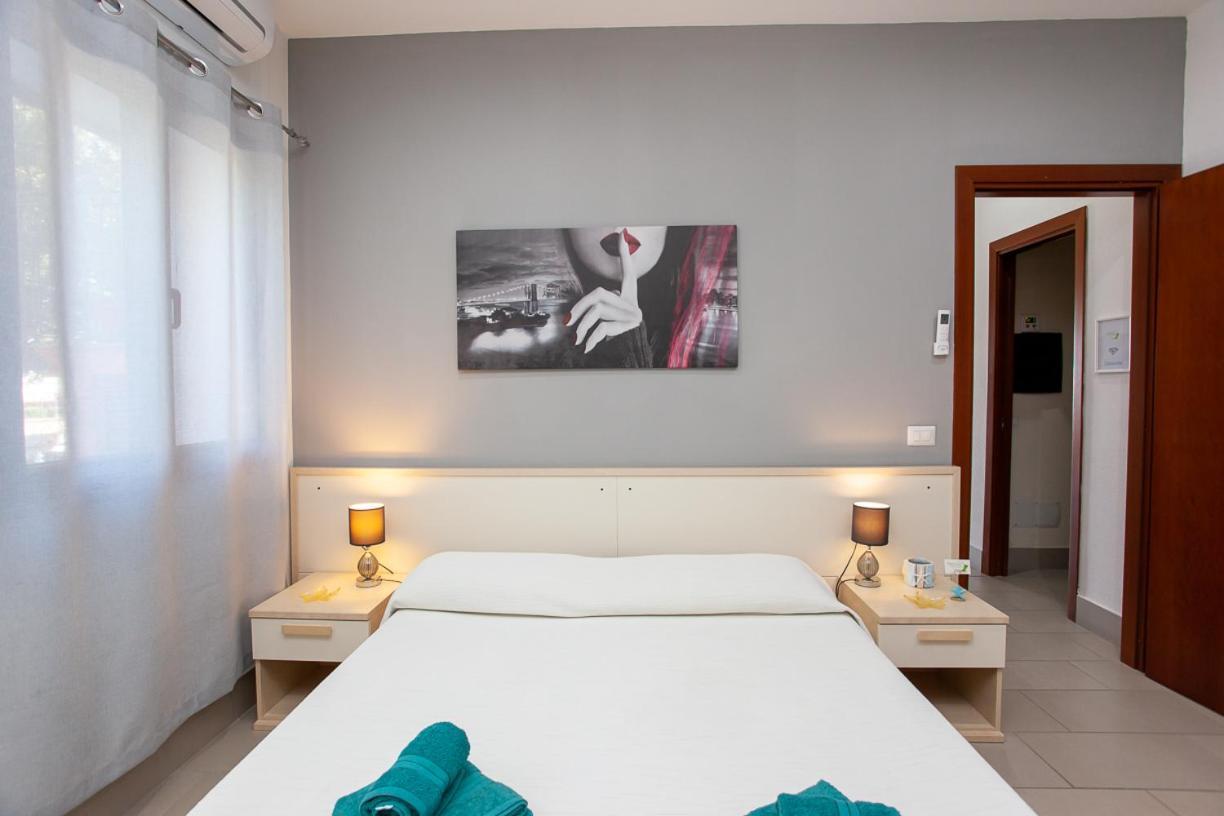 Mivida "Le Stanze Di Ada" Bed & Breakfast San Teodoro  Exterior foto