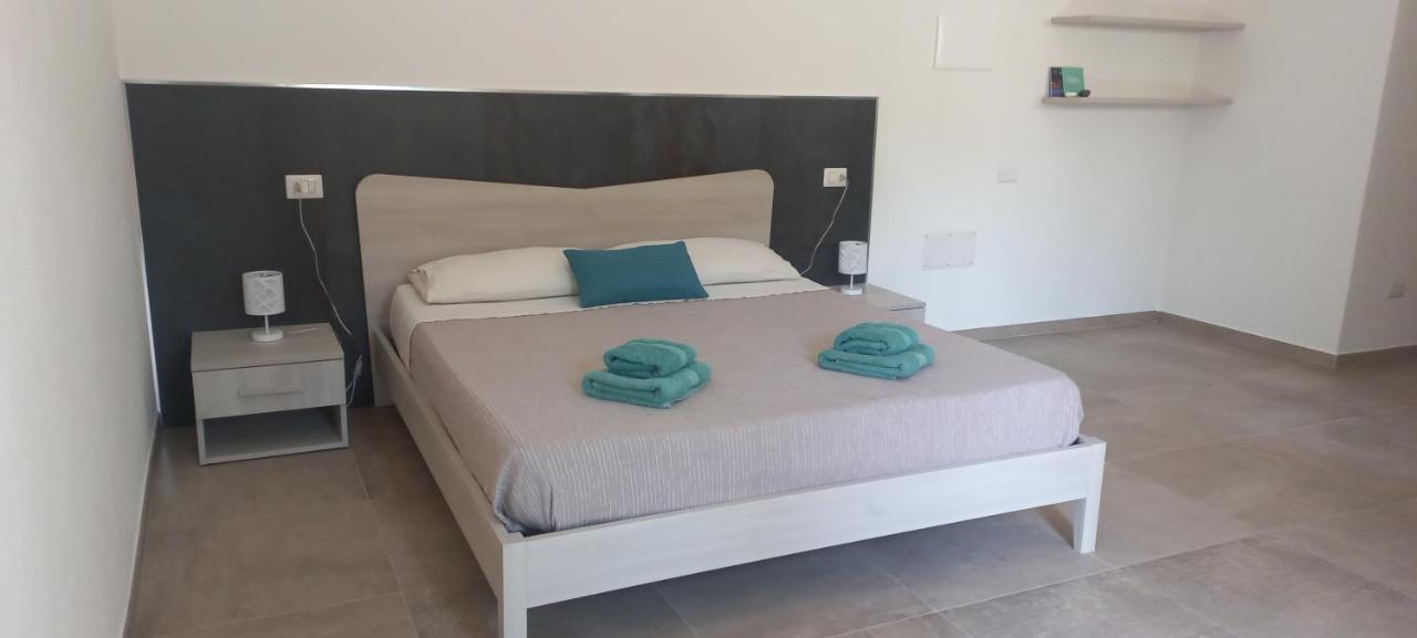 Mivida "Le Stanze Di Ada" Bed & Breakfast San Teodoro  Cameră foto